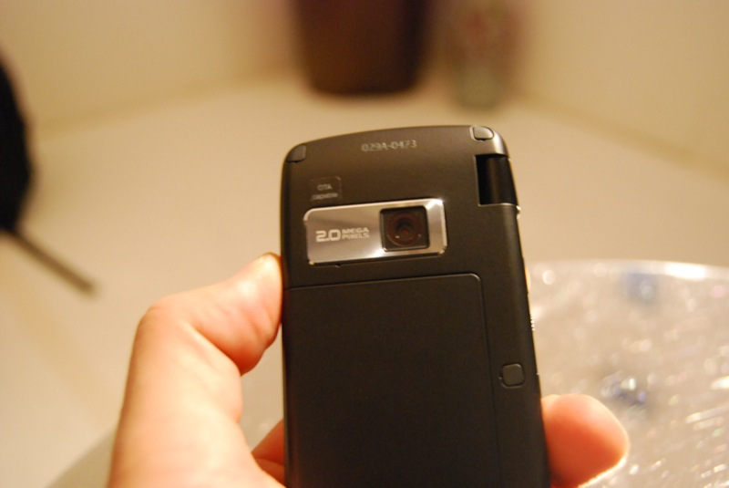 Illustration for article titled Verizon's LG VX10000 Voyager Revealed and Groped (with Gallery)